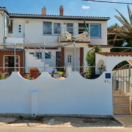 Apartment In Arbanija With Sea View, Terrace, Air Conditioning, Wifi 5138-2 *