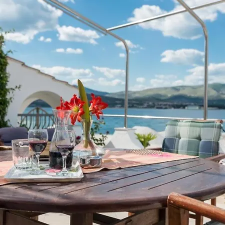 Apartment In Arbanija With Sea View, Terrace, Air Conditioning, Wifi 5138-2 *
